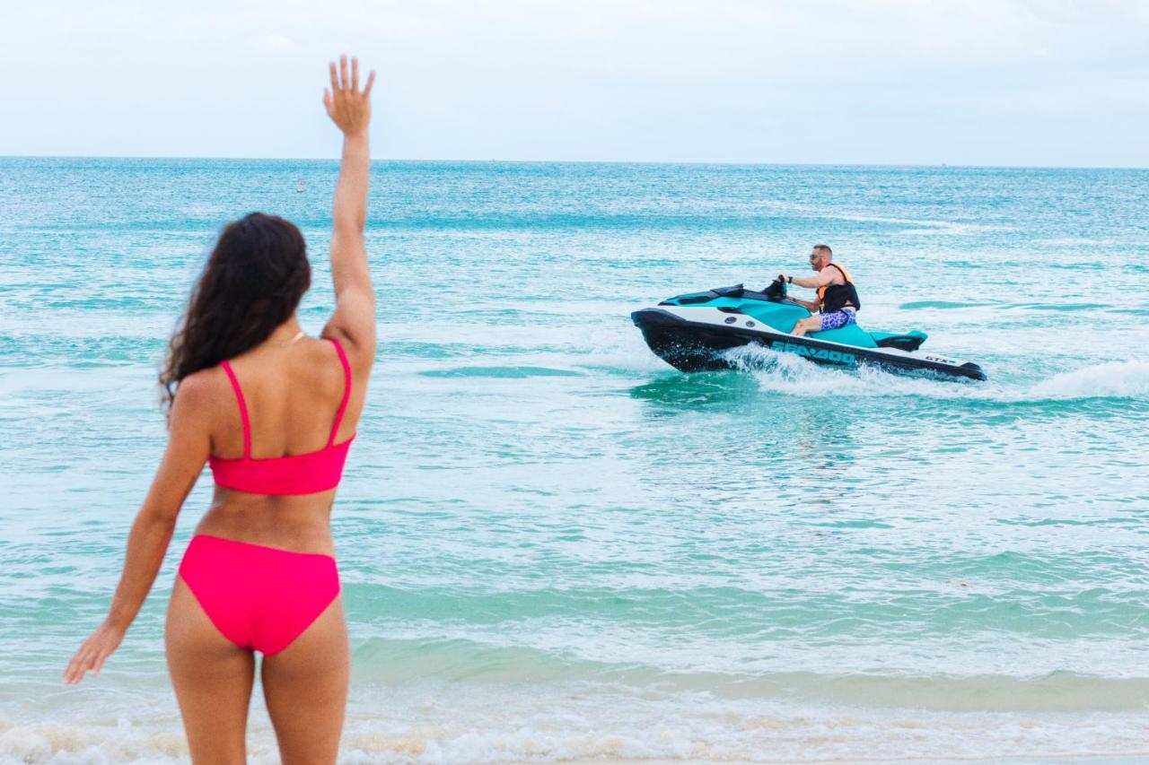 Avani Chaweng Samui Hotel & Beach Club - Adults Only 외부 사진 Jet Skis are popular in the Bahamas