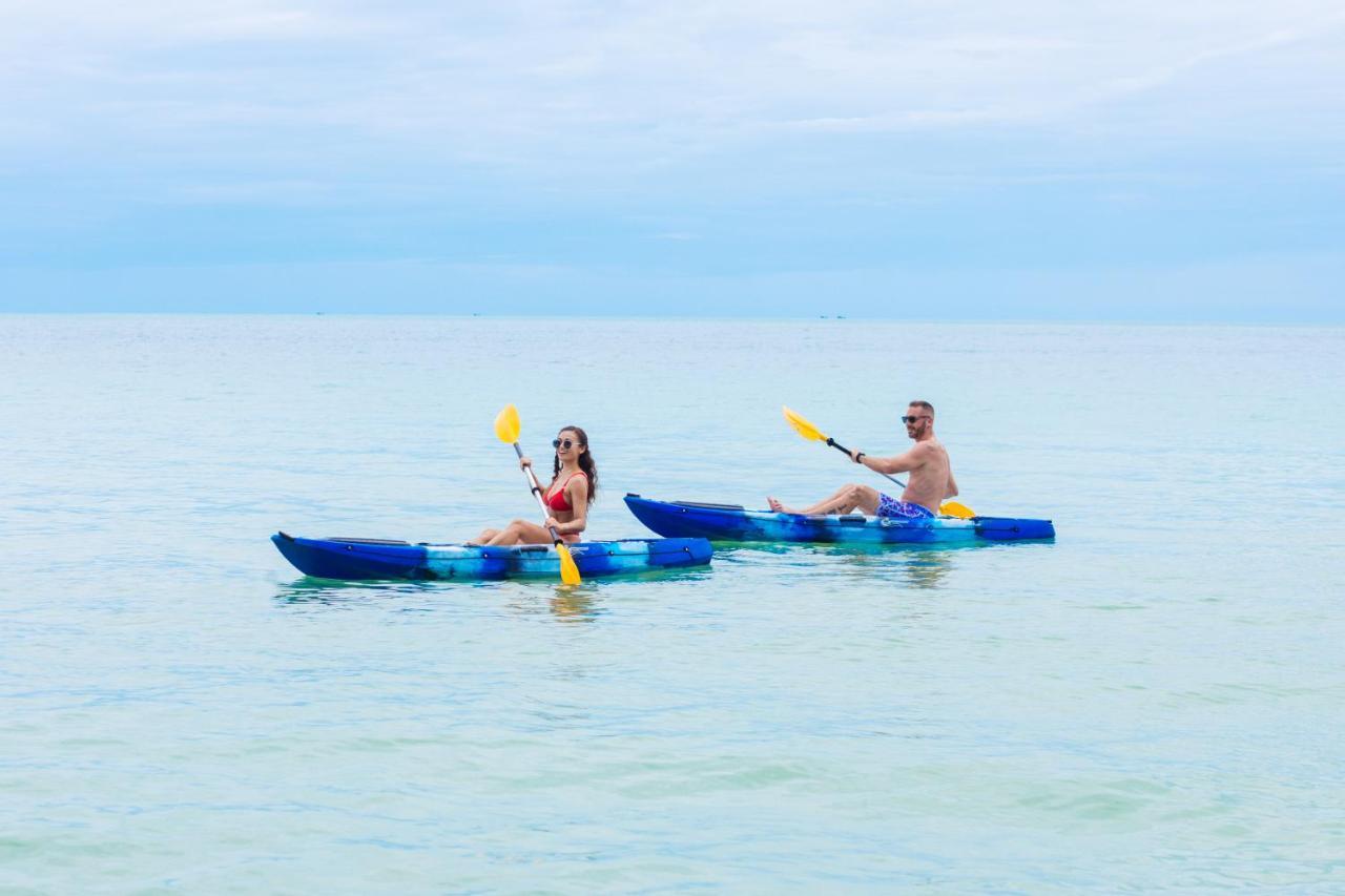 Avani Chaweng Samui Hotel & Beach Club - Adults Only 외부 사진 Kayaking in the Dead Sea